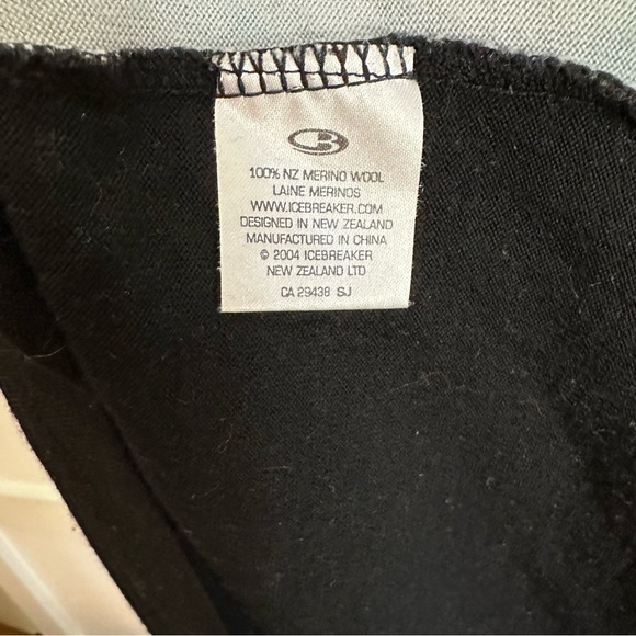 Icebreaker Antarctica 100% Merino Wool Black Quarter Zip, Size Small - Picture 6 of 7